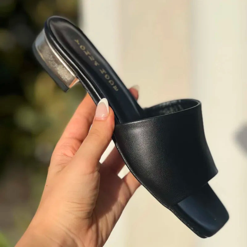 Mules Noires en Cuir Mat à Talon Doré F2