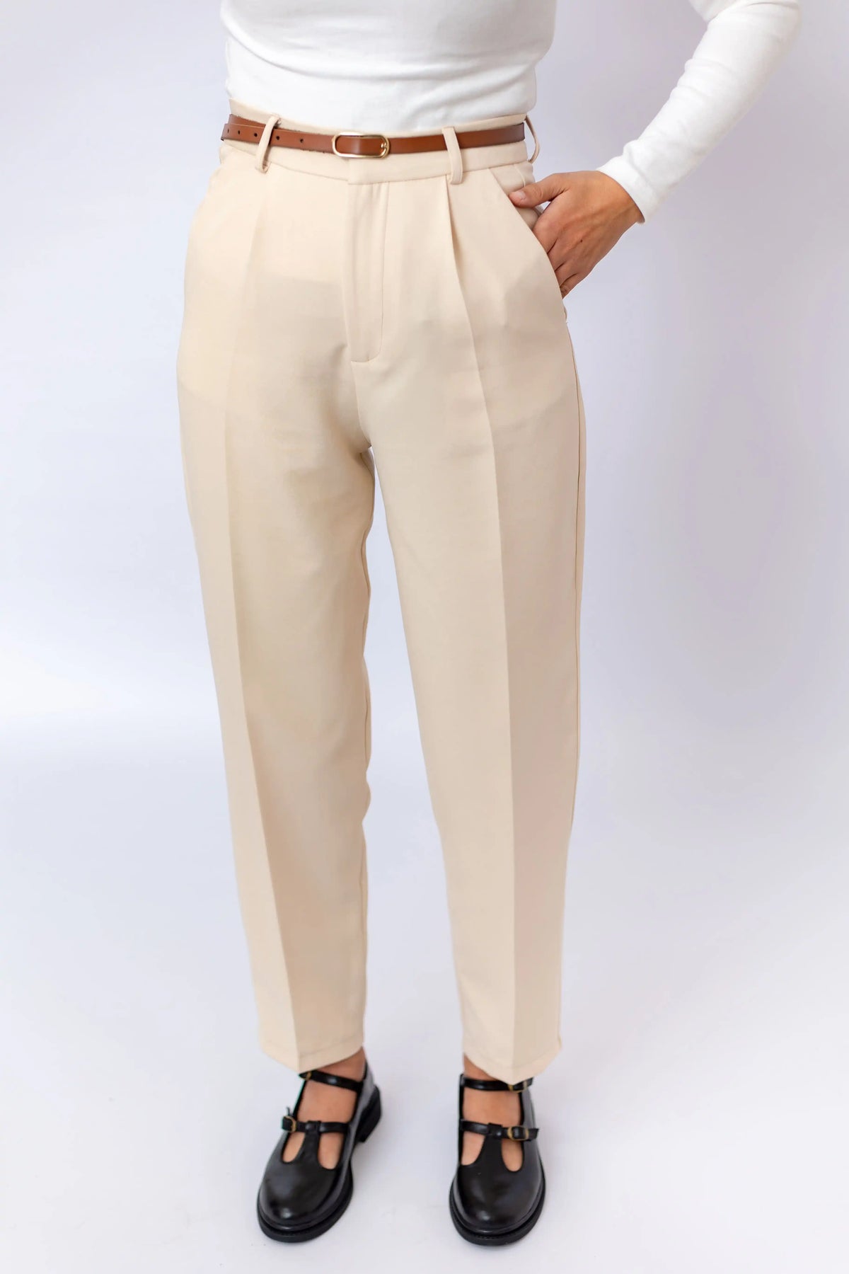 Pantalon Edge – Taille Haute avec Ceinture et Passepoil