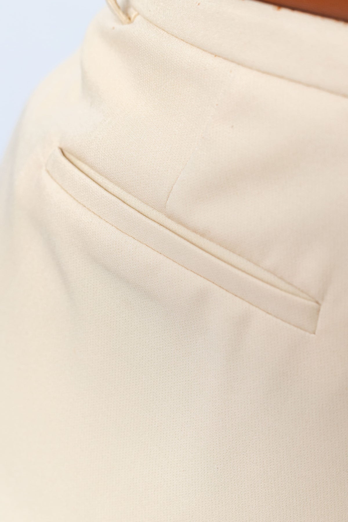 Pantalon Edge – Taille Haute avec Ceinture et Passepoil