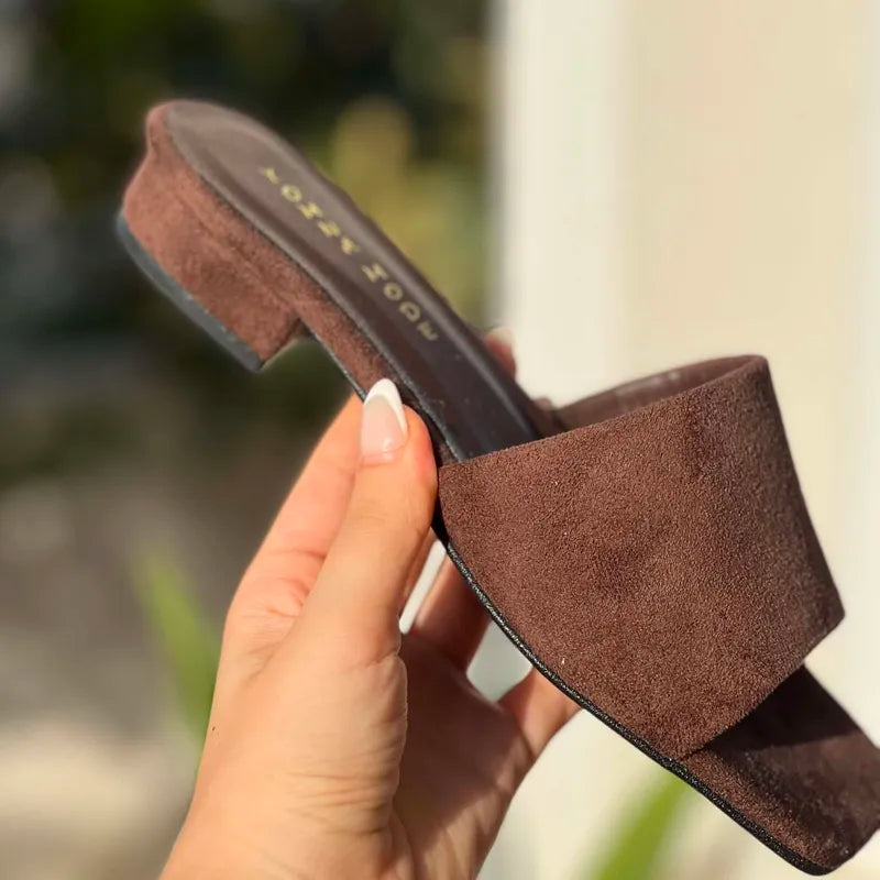 Mules Plates en Daim Marron Chocolat - L'Élégance Naturelle F3
