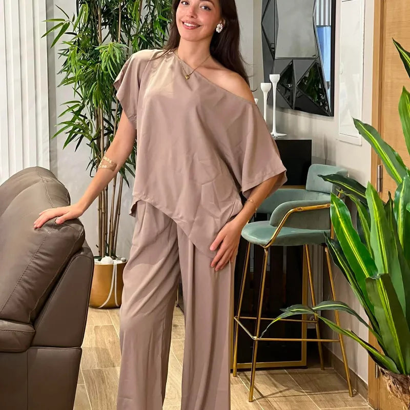 Ensemble Rania 2 Pièces — Haut Asymétrique & Pantalon Fluide