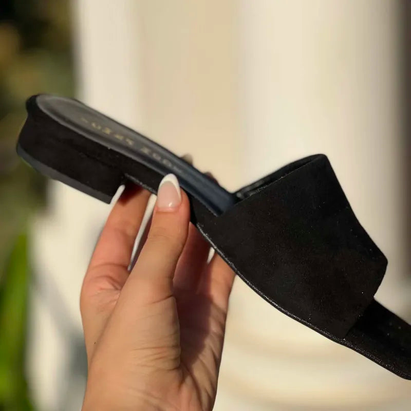Mules Plates en Daim Noir - L'Élégance Minimaliste F3