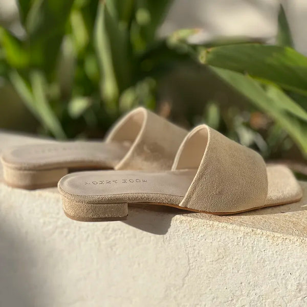 Mules en Daim Beige Sable - La Douceur Intemporelle F3