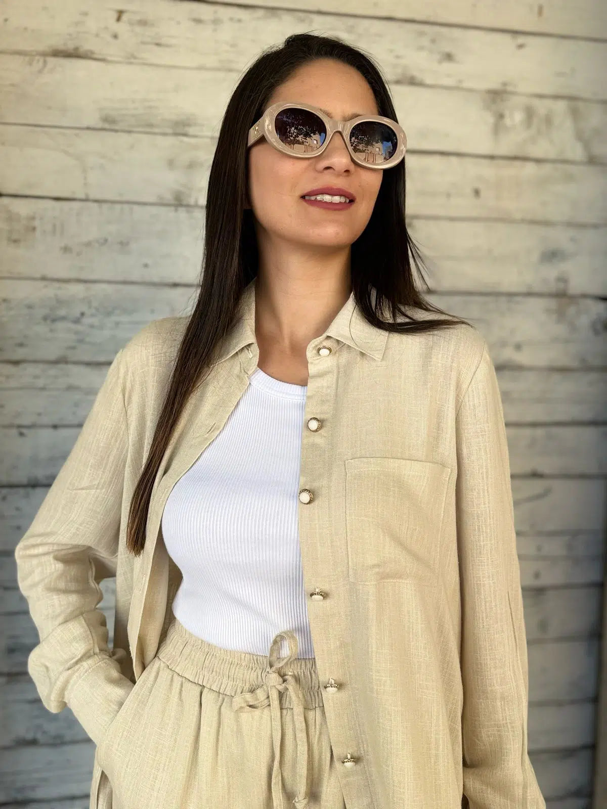 Ensemble femme en lin beige naturel  – chemise manches longues et pantalon large