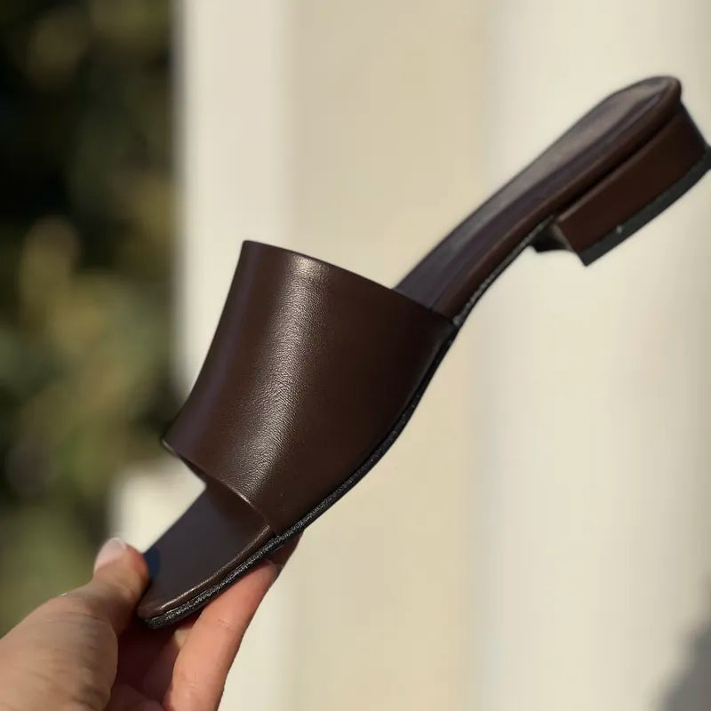Mules Plates en Cuir Marron Chocolat - L'Essentiel Intemporel F3