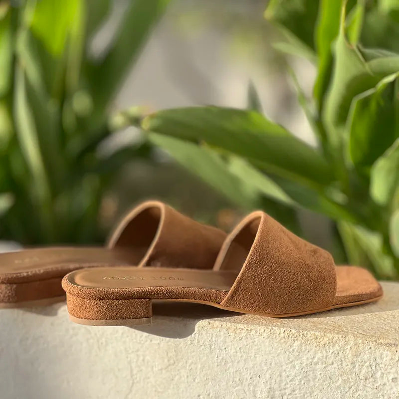 Mules Plates en Daim Camel - L'Élégance Solaire F3