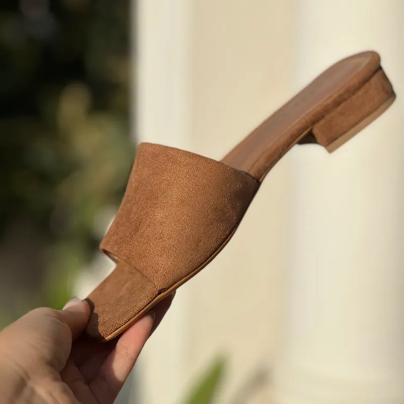 Mules Plates en Daim Camel - L'Élégance Solaire F3