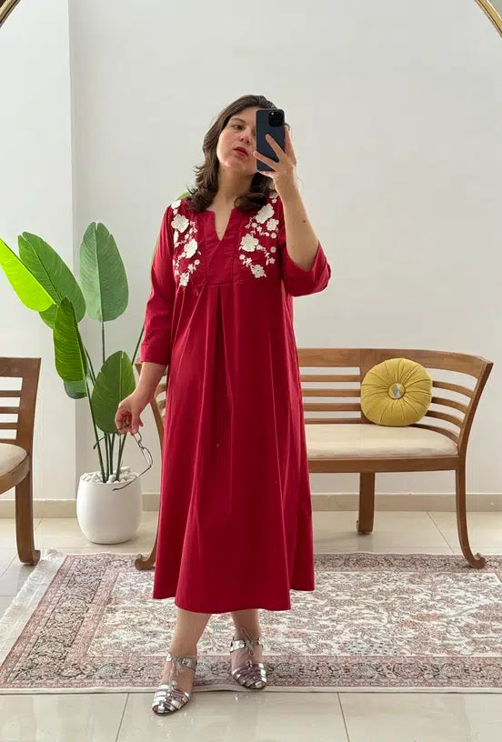 Robe en Popeline de Coton Rouge avec Broderie
