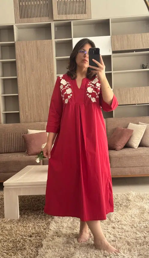 Robe en Popeline de Coton Rouge avec Broderie